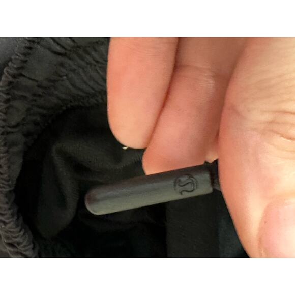 Lululemon black active shorts size 29 - Picture 5 of 13